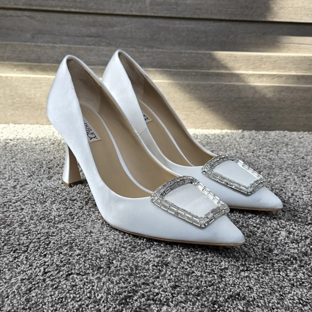 Badgley Mischka Aubree Pointed Toe Stiletto White Heels NEW size 10 - Picture 1 of 14